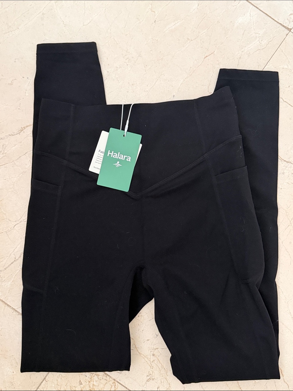 HALARA UltraSculpt Black V-Waist High-Rise Pocket Leggings.NWT Sculpting curves!